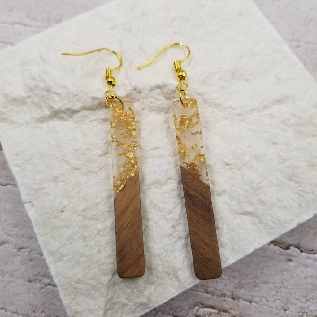 Treasure Wholesale - Gold Flake Resin Wood Bar Earrings