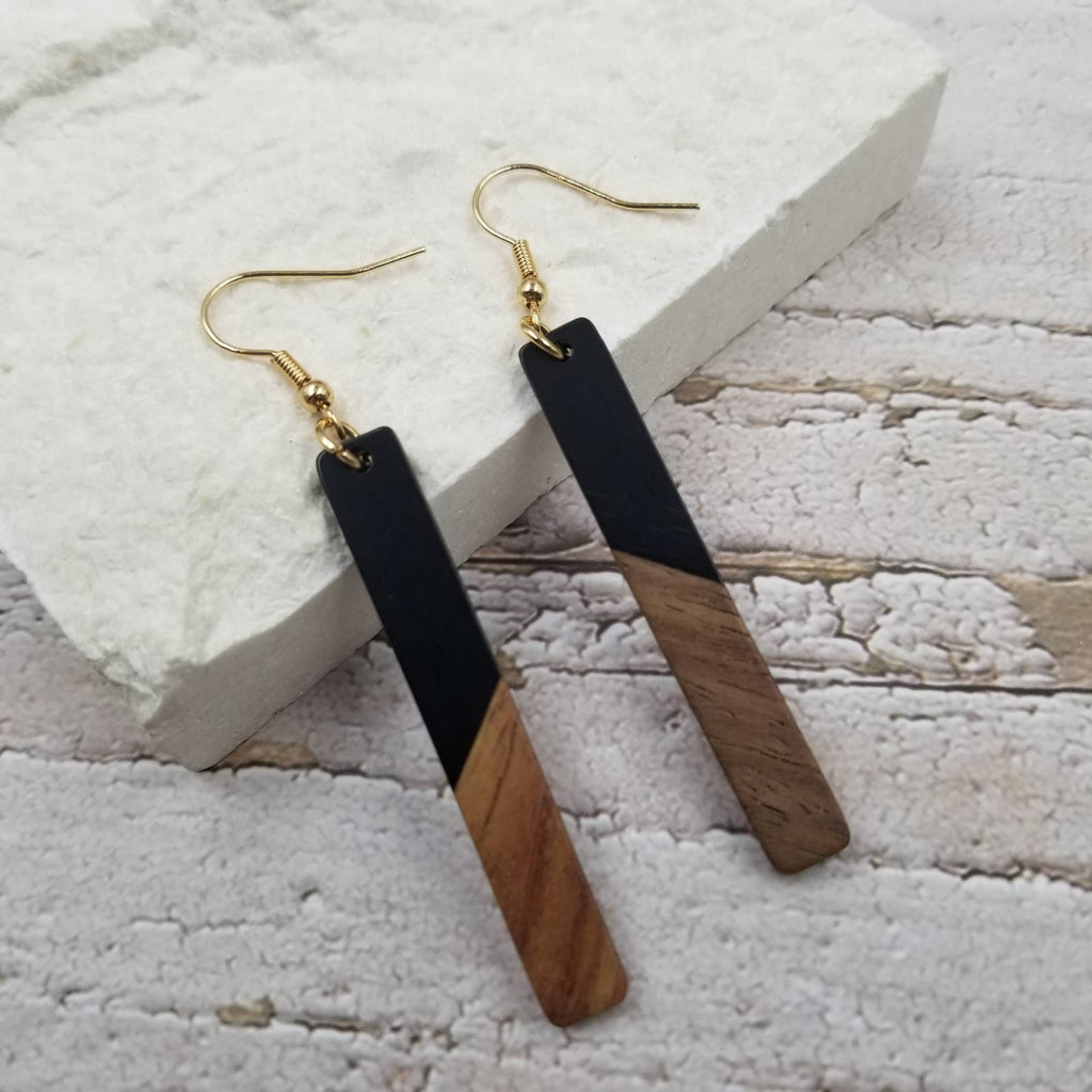 Treasure Wholesale - Stick Resin & Wood Drop Earrings